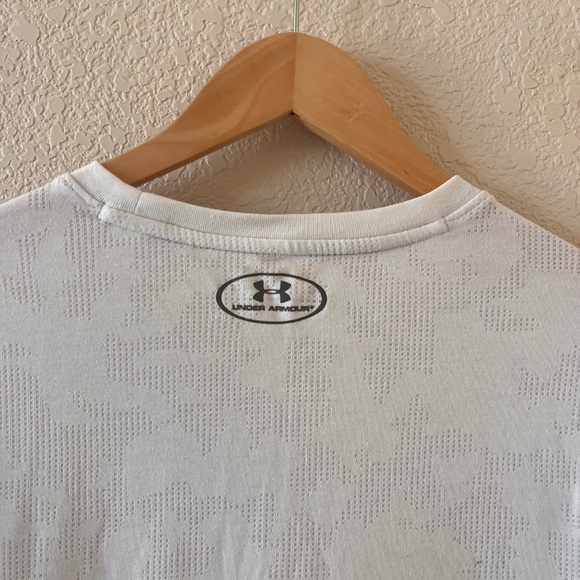 Under Armour Quarter Sleeve Performance T-shirt Undershirt - Picture 6 of 7